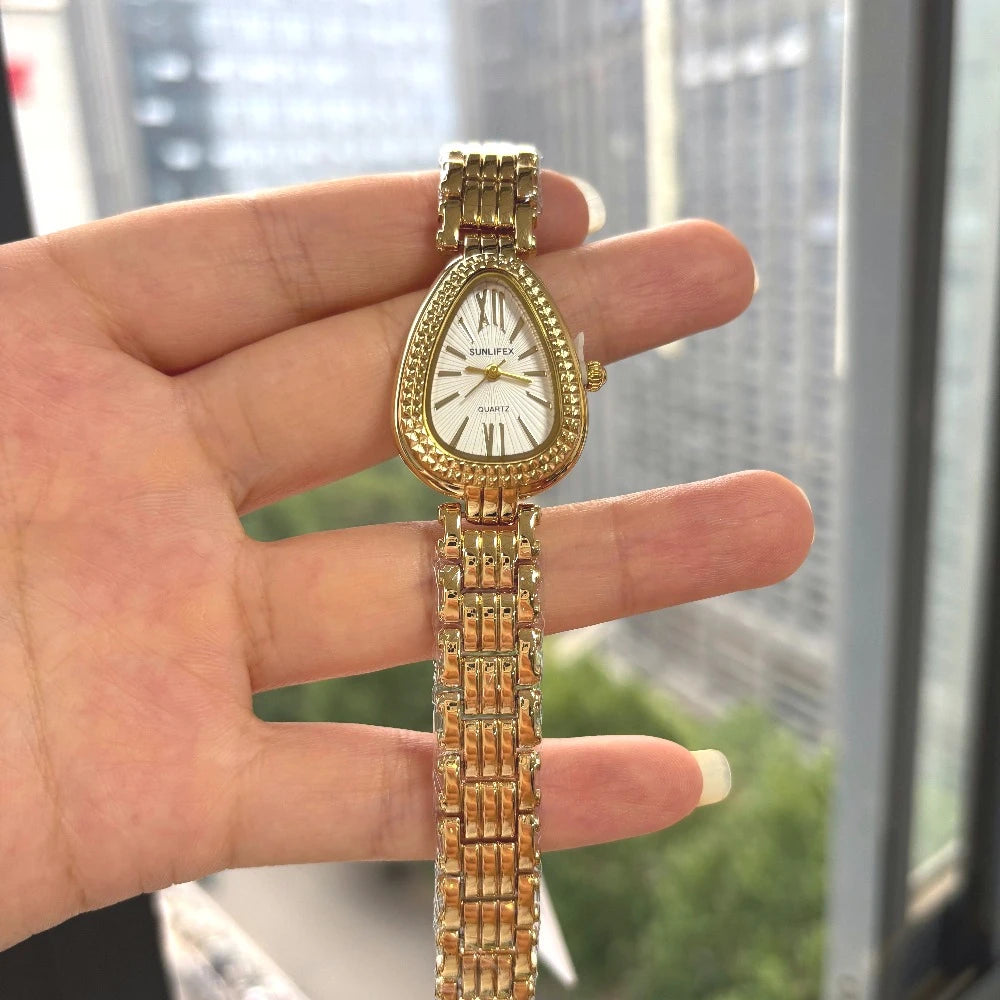 Elegant Snake-Inspired Women’s Quartz Watch – Fashion Silver & Gold Design