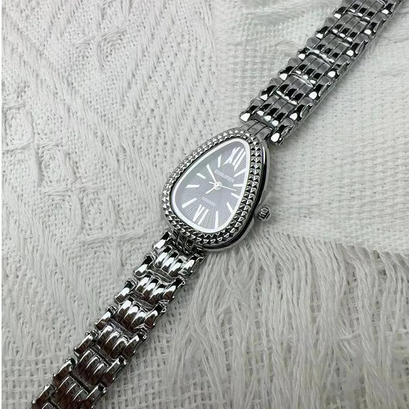 Elegant Snake-Inspired Women’s Quartz Watch – Fashion Silver & Gold Design