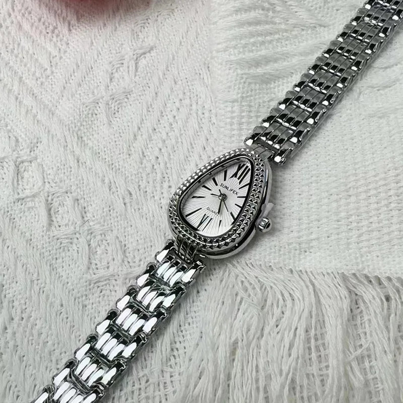 Elegant Snake-Inspired Women’s Quartz Watch – Fashion Silver & Gold Design